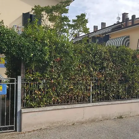Panzió Adam's Garden Torre del Lago Puccini